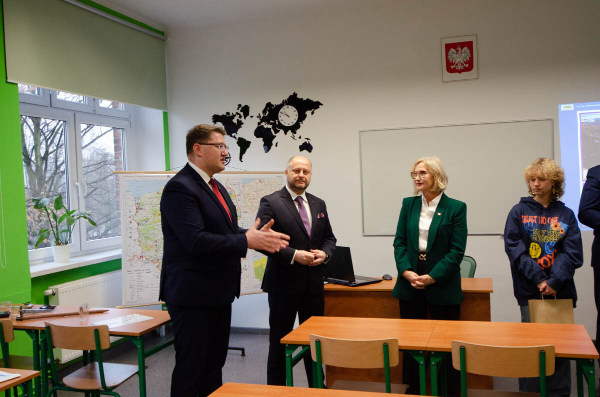 Otwarcie pracowni ekologicznej w I LO. / fot. Marek Faber