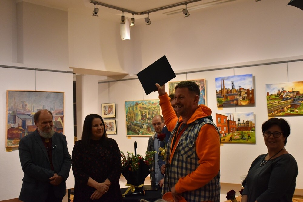 Wczoraj, 17 listopada, w Muzeum Miejskim im. Maksymiliana Chroboka odbył się wernisaż wystawy pokonkursowej 52. edycji Konkursu Plastyki Nieprofesjonalnej "Rudzka Jesień".

fot. Muzeum Miejskie im. Maksymiliana Chroboka