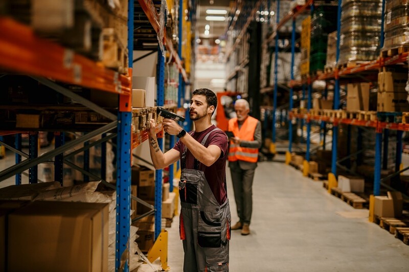 Outsourcing logistyki a satysfakcja klienta – sprawdź, co zyskuje Twoja firma