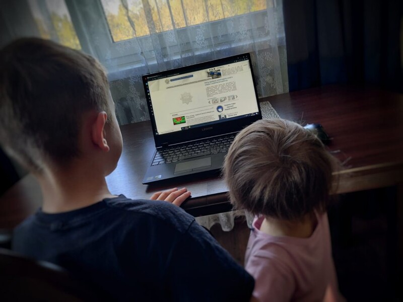 Pamiętajmy o bezpieczeństwie naszych dzieci w Internecie