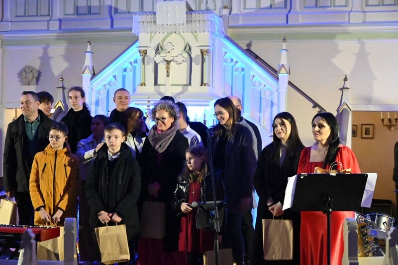 Piękne kolędy w wykonaniu rudzkich artystów. Za nami II Rudzkie Kolędowanie na Ficinusie
