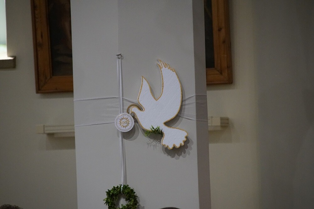 W wielu rudzkich parafiach dzieci przyjęły dzisiaj Pierwszą Komunię Świętą. Z okazji tego wyjątkowego dnia zarówno dzieciom, jak i rodzicom składamy najlepsze życzenia.