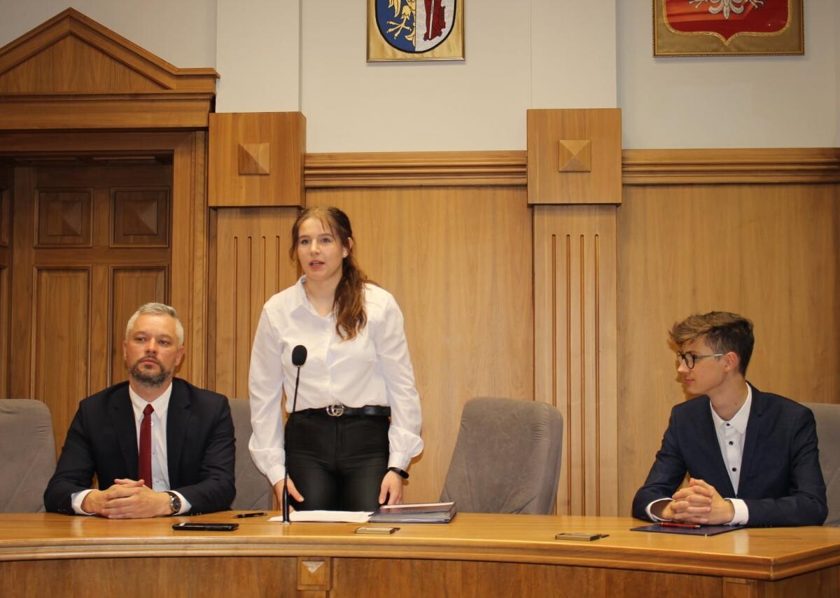 W środę 20 października na sali sesyjnej Urzędu Miasta spotkali się uczniowie, którzy będą reprezentować swoje szkoły w czasie trwania X kadencji Młodzieżowej Rady Miasta Ruda Śląska / fot. UM Ruda Śląska