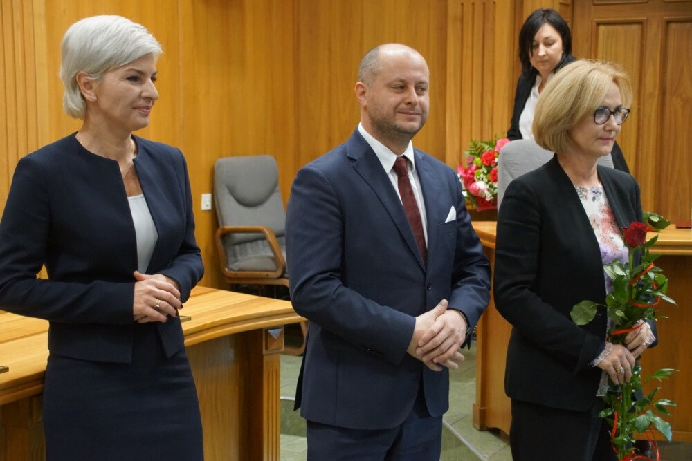 Podczas pierwszej sesji nowej kadencji Rady Miasta Ruda Śląska nastąpiło zaprzysiężenie radnych i prezydenta, podjęto również uchwałę w głosowaniu tajnym o wyborze przewodniczącego.