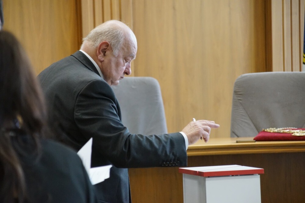 Podczas pierwszej sesji nowej kadencji Rady Miasta Ruda Śląska nastąpiło zaprzysiężenie radnych i prezydenta, podjęto również uchwałę w głosowaniu tajnym o wyborze przewodniczącego.