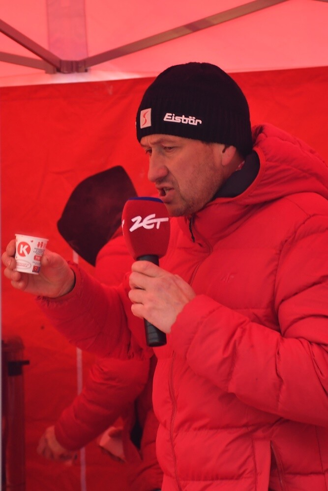 Za nami pierwszy dzień Rudzkiego Kiermaszu Świątecznego z przystankiem Świątecznego konwoju Radia ZET. Na mieszkańców Rudy Śląskiej na rynku czekało wczoraj wiele atrakcji. 

fot. Jacek Knapik