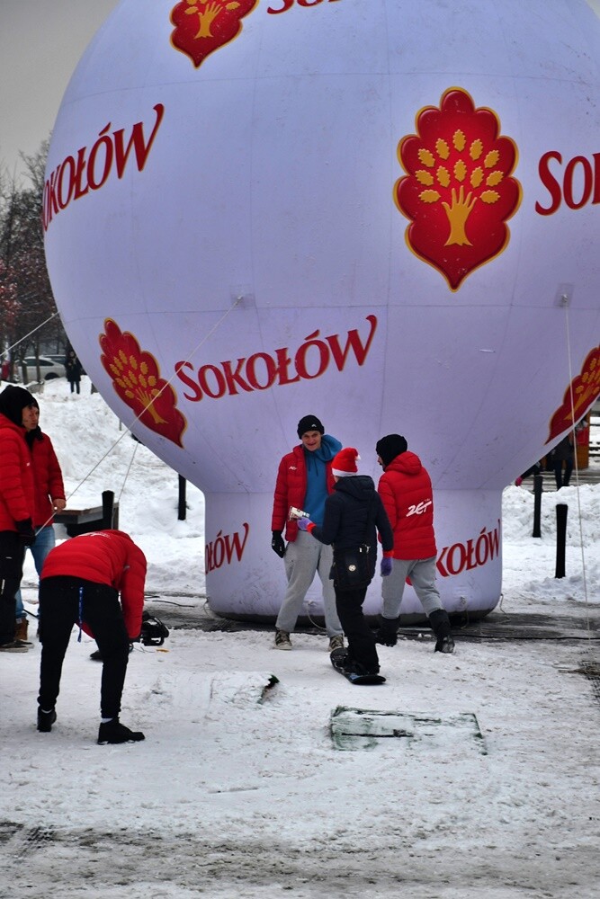 Za nami pierwszy dzień Rudzkiego Kiermaszu Świątecznego z przystankiem Świątecznego konwoju Radia ZET. Na mieszkańców Rudy Śląskiej na rynku czekało wczoraj wiele atrakcji. 

fot. Jacek Knapik