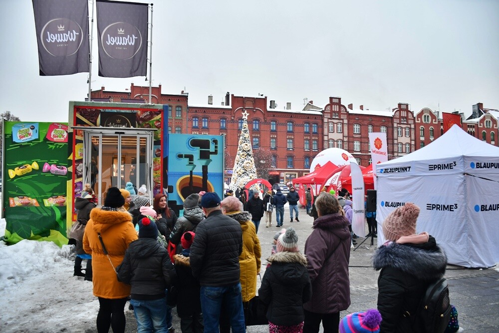 Za nami pierwszy dzień Rudzkiego Kiermaszu Świątecznego z przystankiem Świątecznego konwoju Radia ZET. Na mieszkańców Rudy Śląskiej na rynku czekało wczoraj wiele atrakcji. 

fot. Jacek Knapik