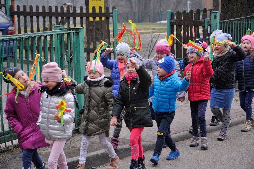 Wiosna wreszcie nadeszła! Udowodniły to przedszkolaki z Miejskiego Przedszkola nr 30 w Bielszowicach, które pożegnały dzisiaj zimę i powitały nową porę roku.