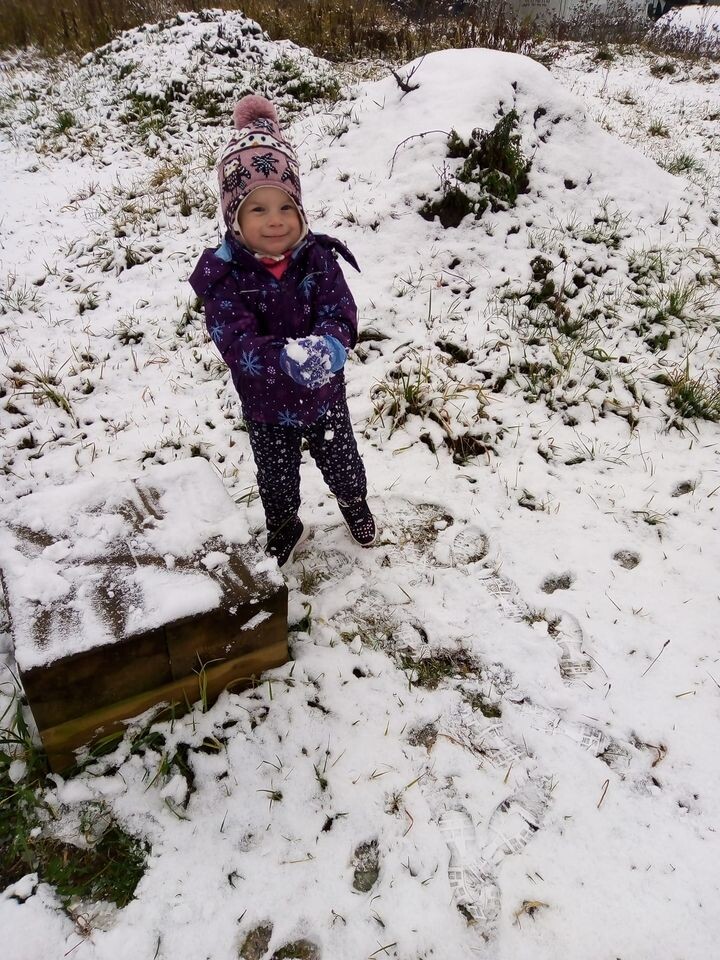 W nocy z soboty na niedzielę w Polsce spadł pierwszy śnieg. Opady wystąpiły na południu i wschodzie kraju. W nocy spadło kilka centymetrów białego puchu.