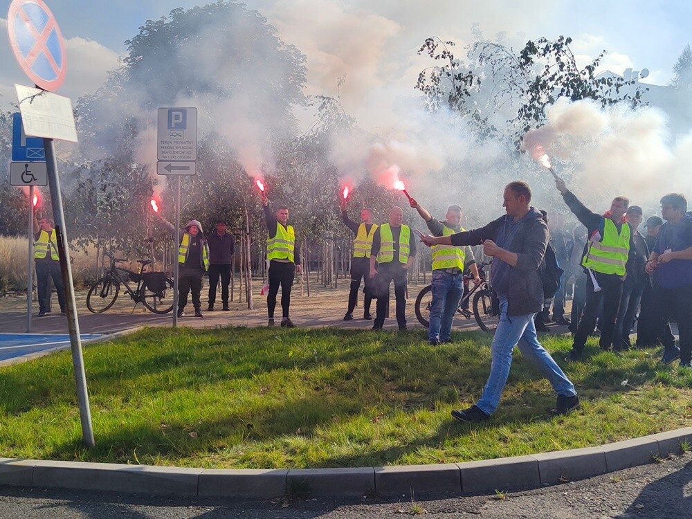 Dokapitalizowanie spółki, utrzymanie wypracowanego zysku w jej obrębie, a także rozpoczęcie przez zarząd Węglokoksu dialogu z reprezentacjami pracowników – to podstawowe postulaty, których spełnienia domagają się związkowcy w spółce Huta Pokój Konstrukcje.
