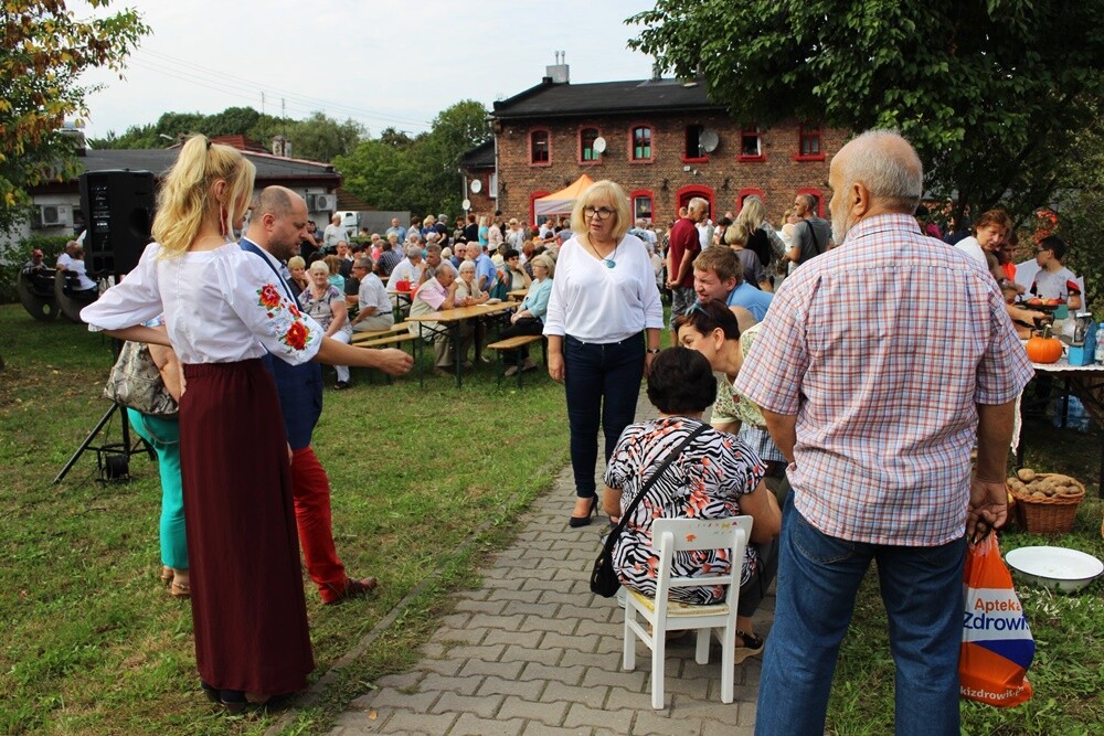 Po raz kolejny można było skosztować wypieków z rudzkiego piekaroka. W  niedzielę przy zabytkowym piecu chlebowym został zorganizowany piknik rodzinny, połączony z degustacją tradycyjnego chleba na naturalnym zakwasie.
