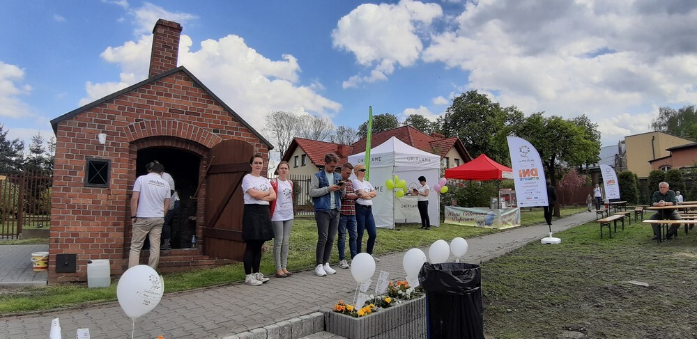 Piknikowi przy Piekaroku towarzyszyła piękna pogoda, nie zabrakło również chętnych do skosztowania tradycyjnie wypiekanego chleba. 