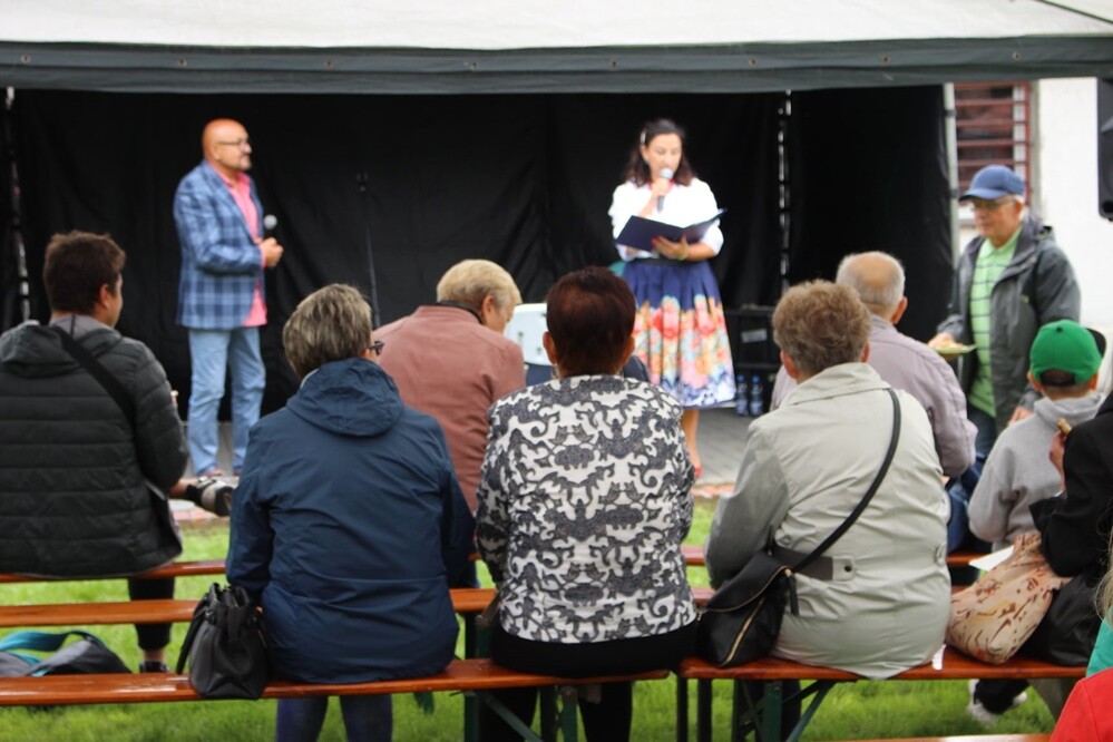 W Rudzie zapachniało dzisiaj chlebem! Przy piekaroku odbył się piknik w ramach Europejskich Dni Dziedzictwa, podczas którego można było zobaczyć, jak wygląda proces wypieku chleba w historycznym piecu oraz spróbować jak smakuje!