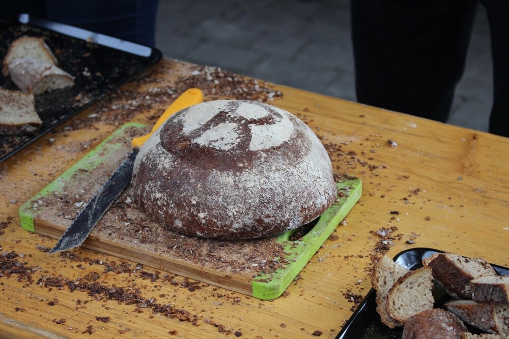 Znów zapachniało chlebem w Rudzie! Przy zabytkowym piekaroku odbył się piknik ekologiczny połączony ze spacerem historyczno-przyrodniczym. 

fot. UM Ruda Śląska