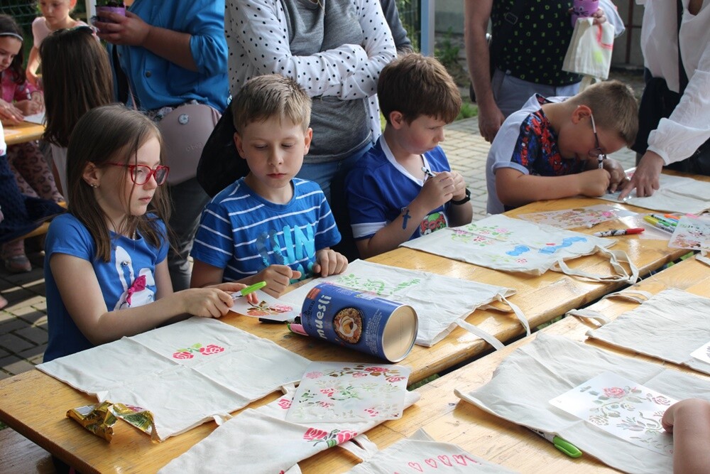 Znów zapachniało chlebem w Rudzie! Przy zabytkowym piekaroku odbył się piknik ekologiczny połączony ze spacerem historyczno-przyrodniczym. 

fot. UM Ruda Śląska