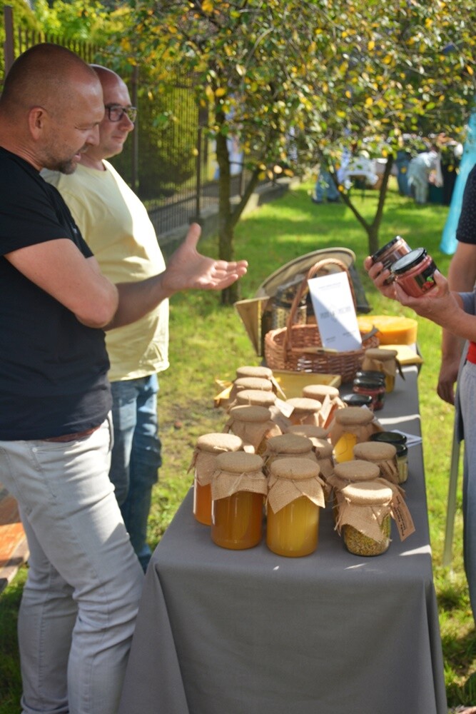 Piknik przy rudzkim piekaroku za nami! Jak zawsze było pysznie i atrakcyjnie! Nie zabrakło degustacji chleba z "tustym" wypieczonego na miejscu oraz wielu innych atrakcji dla starszych i młodszych. 

fot. Jacek Knapik