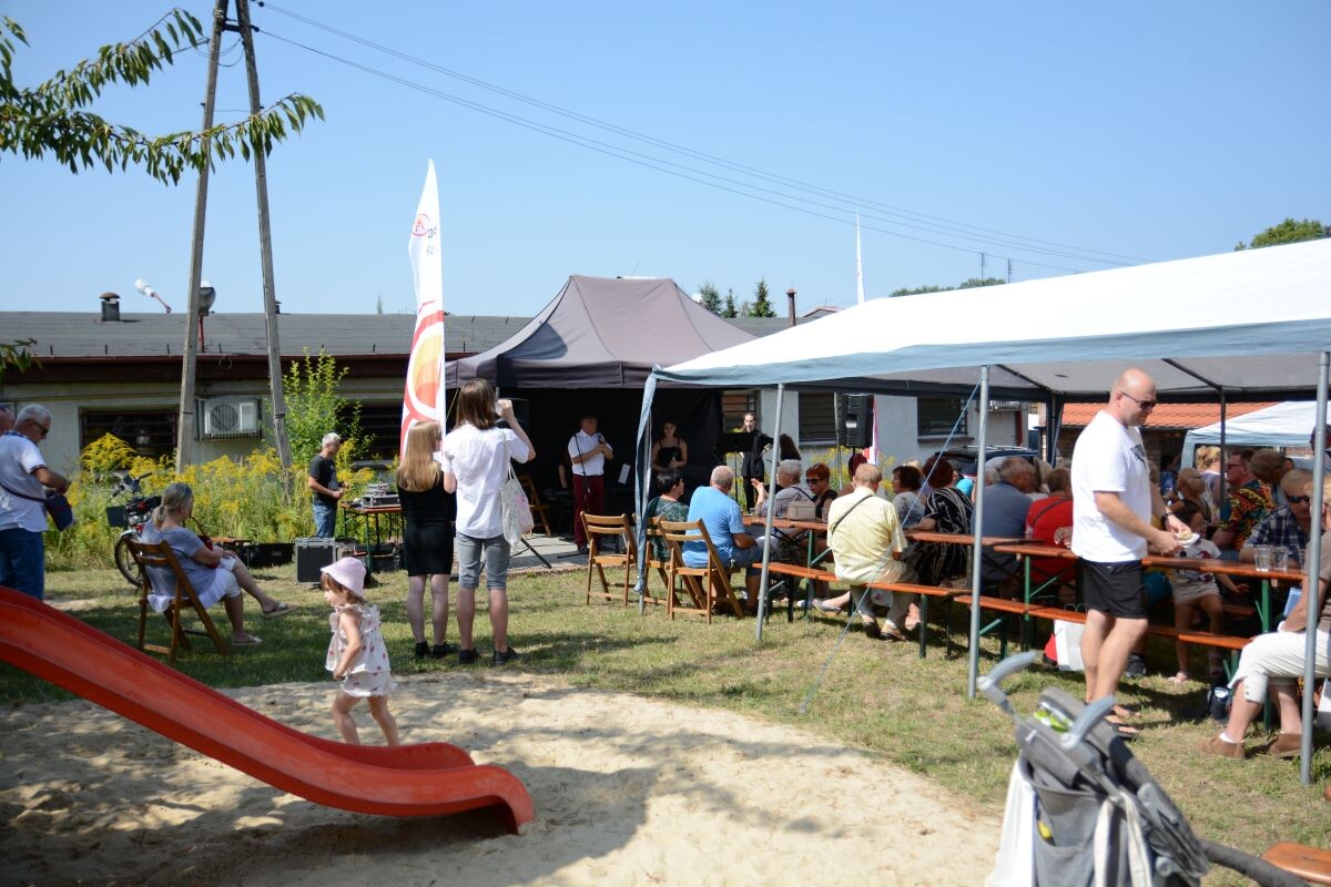 Za nami Muzyczny Piknik przy rudzkim Piekaroku! Wydarzenie obfitowało w wiele atrakcji, a to wszystko w okolicy ostatniego w regionie czynnego pieca chlebowego — zabytkowego "Piekaroka". / fot. Marek Faber