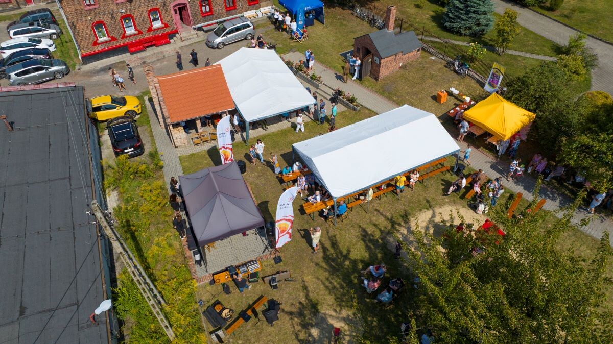 Za nami Muzyczny Piknik przy rudzkim Piekaroku! Wydarzenie obfitowało w wiele atrakcji, a to wszystko w okolicy ostatniego w regionie czynnego pieca chlebowego — zabytkowego "Piekaroka". / fot. Marek Faber