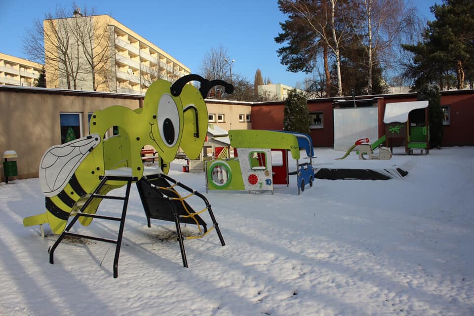 Zakończyła się realizacja kolejnego projektu z tegorocznego Budżetu Obywatelskiego. Plac zabaw przy Miejskim Przedszkolu nr 37 im. Pracowitych Pszczółek został doposażony w nowe atrakcje.