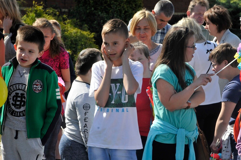 Dzisiaj odbył się „Pochód Godności” zorganizowany przez Szkołę Podstawową nr 12 Specjalną oraz Stowarzyszenie „Otwarte Serca”. Impreza integracyjna została zorganizowana w ramach obchodów Tygodnia Godności Osób Niepełnosprawnych w Rudzie Śląskiej.