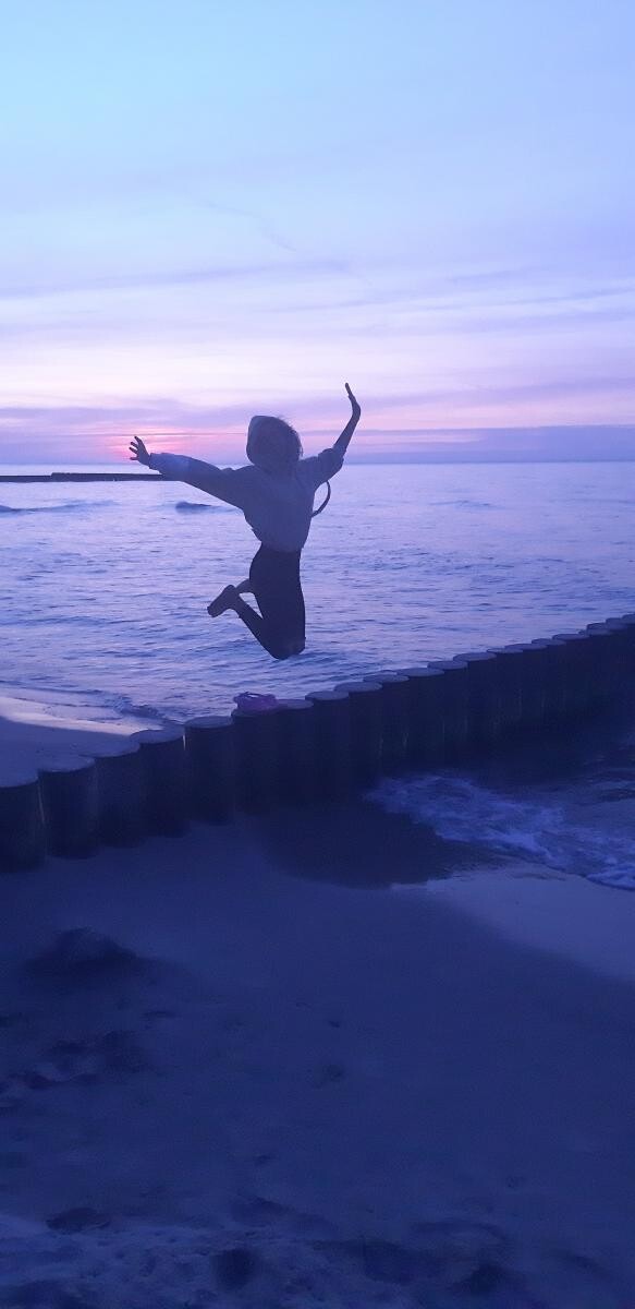 Pozdrowienia z pięknych wakacji w Jarosławcu ,gdzie każdy kolejny dzień budził mnie promykiem słońca.
dzielnica: Kochłowice 