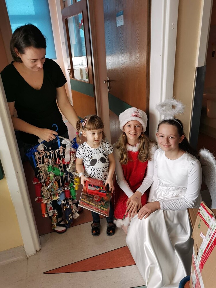 3 grudnia odbył się finał akcji charytatywnej "Podaruj uśmiech dzieciom w szpitalu". Mali pacjenci Górnośląskiego Centrum Zdrowia Dziecka im. św. Jana Pawła II w Katowicach otrzymały wspaniałe, ręcznie robione kalendarze adwentowe wypełnione słodyczami!