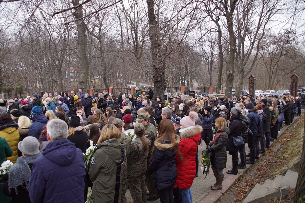 Rudzianie pożegnali Elżbietę Żurek - nauczycielkę i społeczniczkę. Organizował wiele akcji charytatywnych, dzięki czemu pomogła wielu osobom.