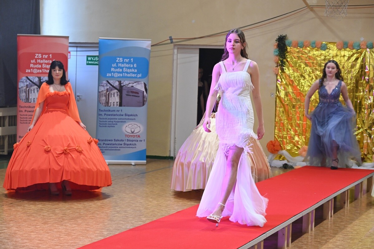 Pokaz mody w ZS nr 1 / fot. UM Ruda Śląska