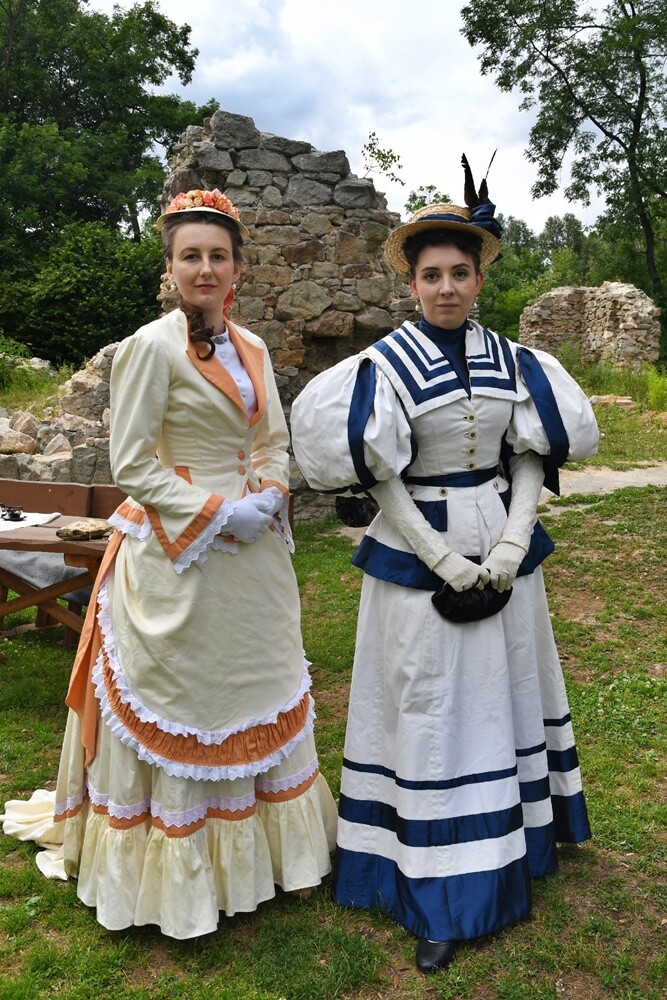 Przy ulicy Wiktora Bujoczka znajdują się wyjątkowe ruiny, których korzenie sięgają XIV wieku. W niedzielę, 10 lipca odbyła się tam impreza "Pokaz mody z czasów Karola Goduli", która przeniosła wszystkich gości do wieku "pary i elektryczności”. 

fot. Jacek Knapik