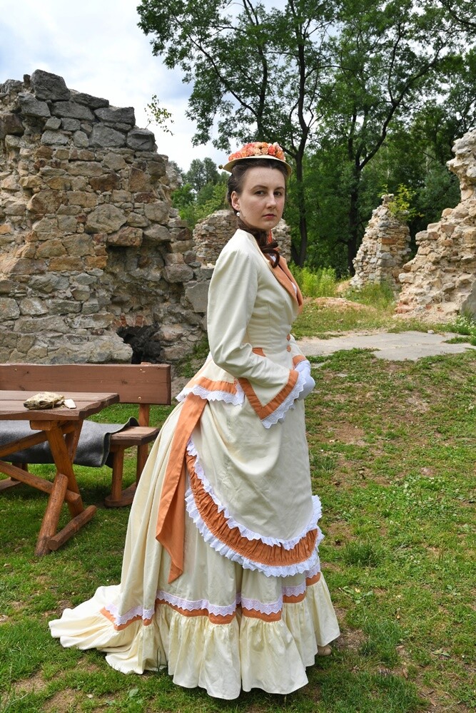 Przy ulicy Wiktora Bujoczka znajdują się wyjątkowe ruiny, których korzenie sięgają XIV wieku. W niedzielę, 10 lipca odbyła się tam impreza "Pokaz mody z czasów Karola Goduli", która przeniosła wszystkich gości do wieku "pary i elektryczności”. 

fot. Jacek Knapik