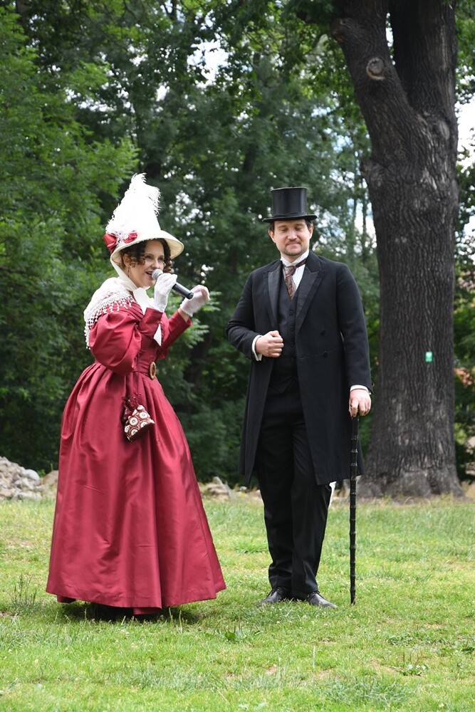 Przy ulicy Wiktora Bujoczka znajdują się wyjątkowe ruiny, których korzenie sięgają XIV wieku. W niedzielę, 10 lipca odbyła się tam impreza "Pokaz mody z czasów Karola Goduli", która przeniosła wszystkich gości do wieku "pary i elektryczności”. 

fot. Jacek Knapik