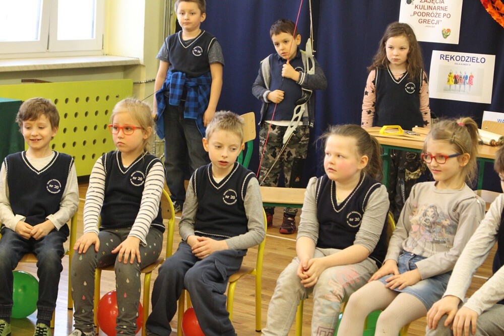 W czwartek w SP nr 20 odbył się pokaz talentów. Młodzi rudzianie przedstawili przed rodzicami i nauczycielami wystepy teatralne, muzyczne i cyrkowe.