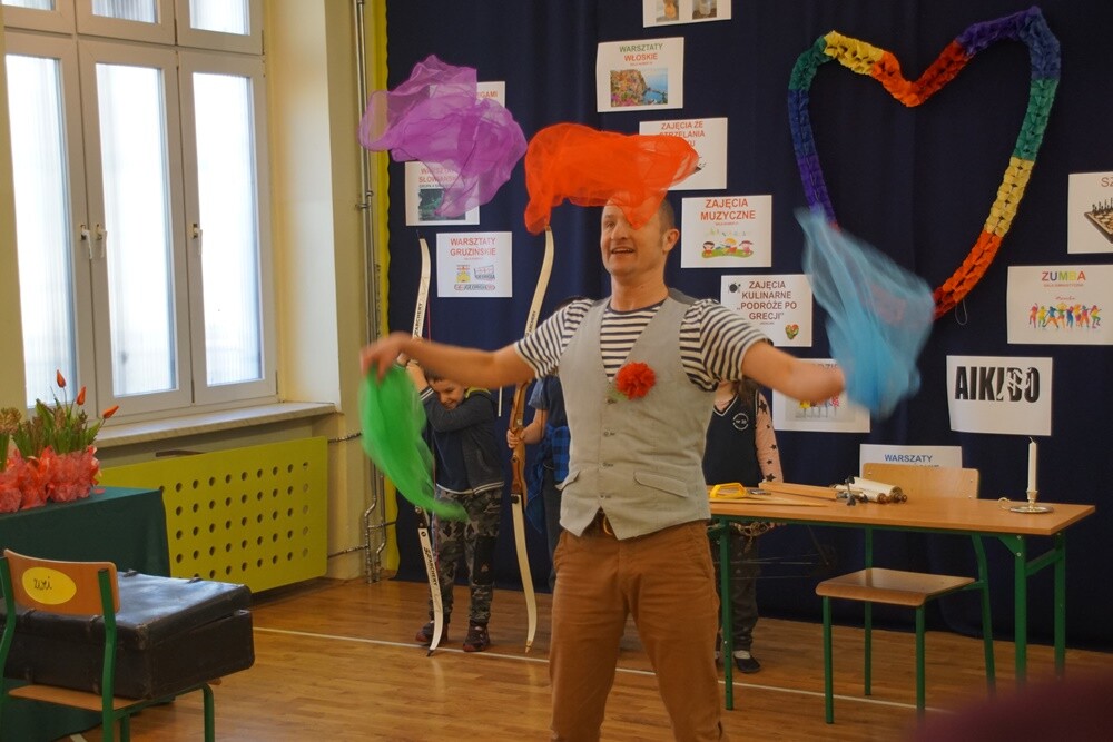 W czwartek w SP nr 20 odbył się pokaz talentów. Młodzi rudzianie przedstawili przed rodzicami i nauczycielami wystepy teatralne, muzyczne i cyrkowe.