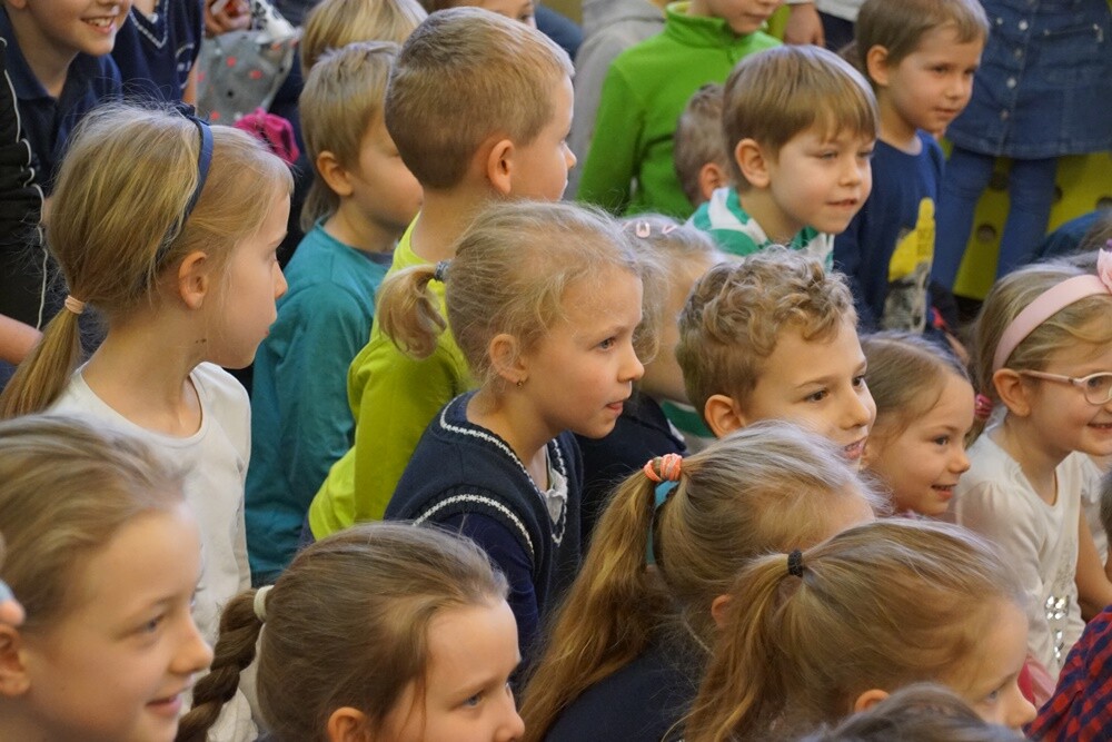 W czwartek w SP nr 20 odbył się pokaz talentów. Młodzi rudzianie przedstawili przed rodzicami i nauczycielami wystepy teatralne, muzyczne i cyrkowe.