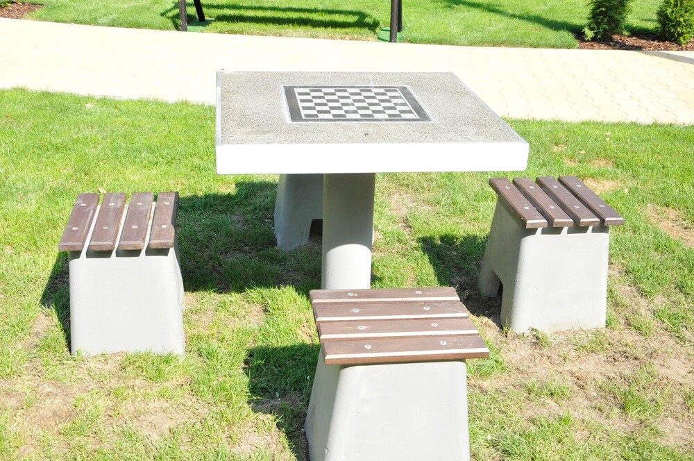 Zakończyła się modernizacja polany w pobliżu ul. Gałczyńskiego. Młodzi i starsi rudzianie od dzisiaj mogą korzystać z wielu atrakcji przygotowanych przez GSM "Nasz Dom" m.in. placu zabaw, boisk i siłowni napowietrznej.