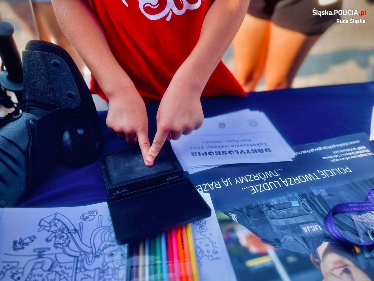 Mimo że wakacyjne miesiące dobiegły końca, słońce i ciepłe dni wciąż zapraszają do zabawy / fot. KMP Ruda Śląska