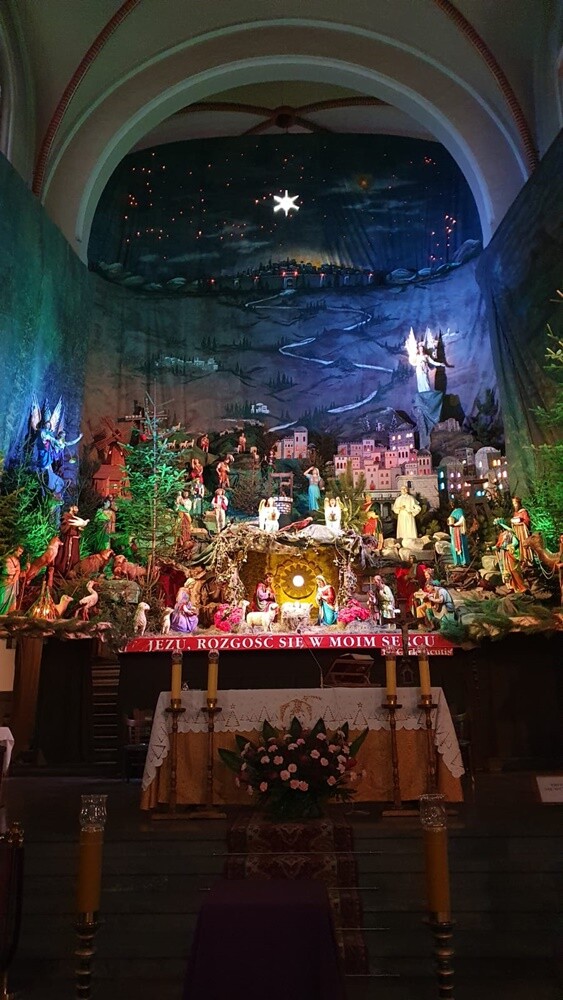 Ferie zimowe dobiegły końca. W tym czasie, w rudzkiej Szkole Podstawowej nr 24, zorganizowano półkolonie dla najmłodszych uczniów. Przez pięć dni ponad trzydziestoosobowa grupa dzieci bawiła się i uczyła.