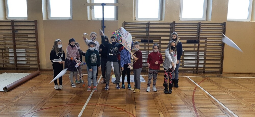 Ferie zimowe dobiegły końca. W tym czasie, w rudzkiej Szkole Podstawowej nr 24, zorganizowano półkolonie dla najmłodszych uczniów. Przez pięć dni ponad trzydziestoosobowa grupa dzieci bawiła się i uczyła.