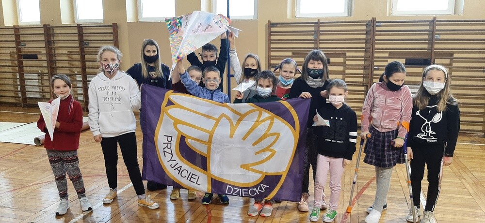 Ferie zimowe dobiegły końca. W tym czasie, w rudzkiej Szkole Podstawowej nr 24, zorganizowano półkolonie dla najmłodszych uczniów. Przez pięć dni ponad trzydziestoosobowa grupa dzieci bawiła się i uczyła.