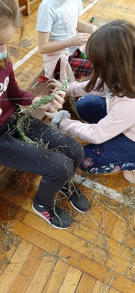 Ferie zimowe dobiegły końca. W tym czasie, w rudzkiej Szkole Podstawowej nr 24, zorganizowano półkolonie dla najmłodszych uczniów. Przez pięć dni ponad trzydziestoosobowa grupa dzieci bawiła się i uczyła.