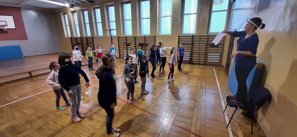 Ferie zimowe dobiegły końca. W tym czasie, w rudzkiej Szkole Podstawowej nr 24, zorganizowano półkolonie dla najmłodszych uczniów. Przez pięć dni ponad trzydziestoosobowa grupa dzieci bawiła się i uczyła.