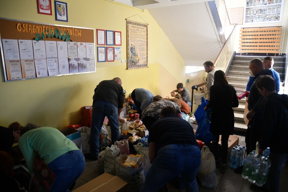 Zbiórki dla Ukrainy walczącej z wrogimi wojskami Rosji prowadzone są w całej Polsce, również w Rudzie Śląskiej. Sprawdź, jak obecnie możesz pomóc!

fot. Jacek Knapik