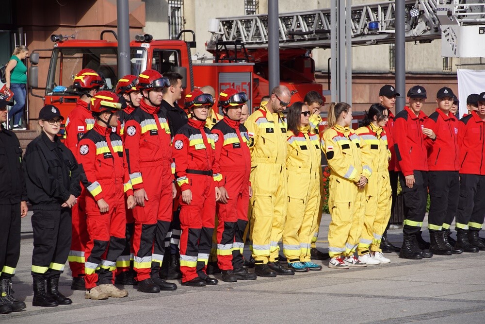 Nowy samochód ratowniczo – gaśniczy zasilił flotę OSP Ruda Śląska.