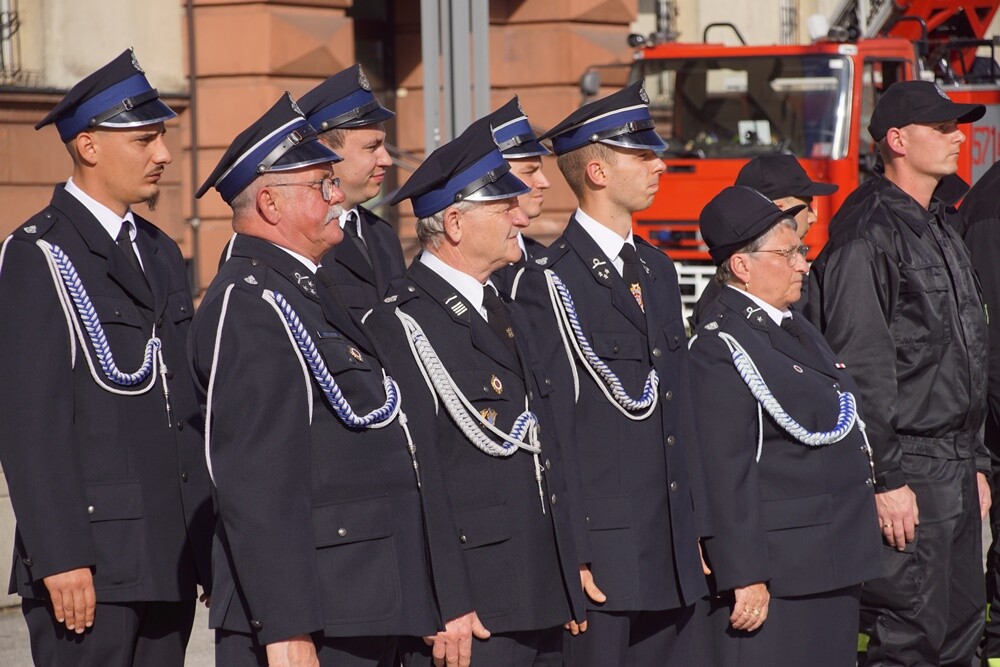 Nowy samochód ratowniczo – gaśniczy zasilił flotę OSP Ruda Śląska.