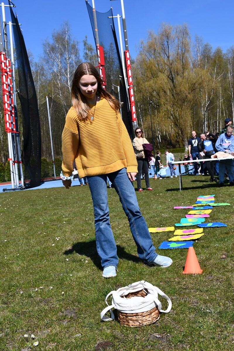 Tłumy dzieci na wielkanocnych poszukiwaniach jajek w Rudzie Śląskiej.