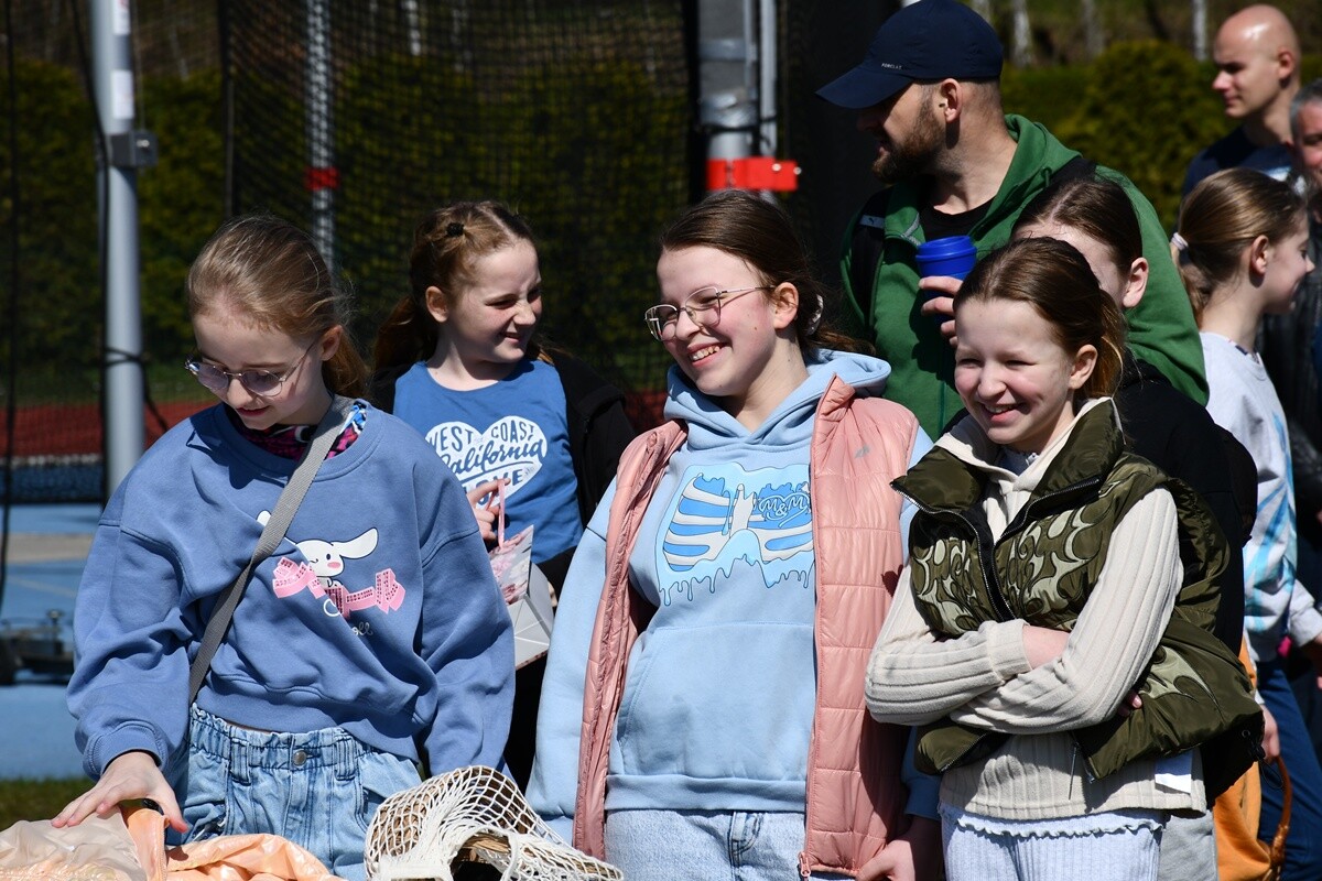 Tłumy dzieci na wielkanocnych poszukiwaniach jajek w Rudzie Śląskiej.