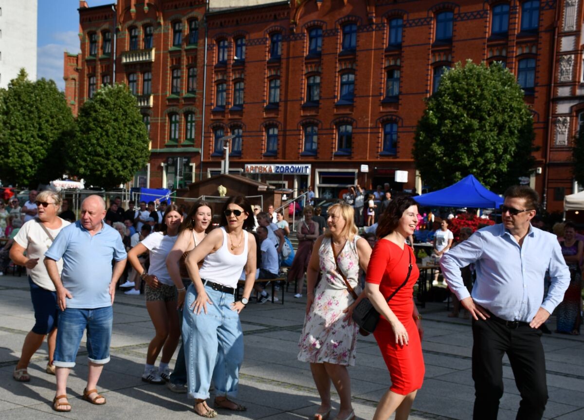 W niedzielne popołudnie, 29 czerwca na rudzkim rynku w dzielnicy Nowy Bytom odbyła się wyjątkowa taneczna zabawa!