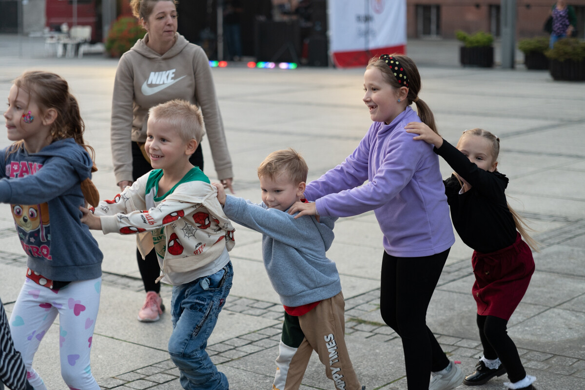 Potańcówka na Rynku w Nowym Bytomiu – ostatnia edycja już za nami! [ZDJĘCIA] / fot. Marek i Krzysztof Faber