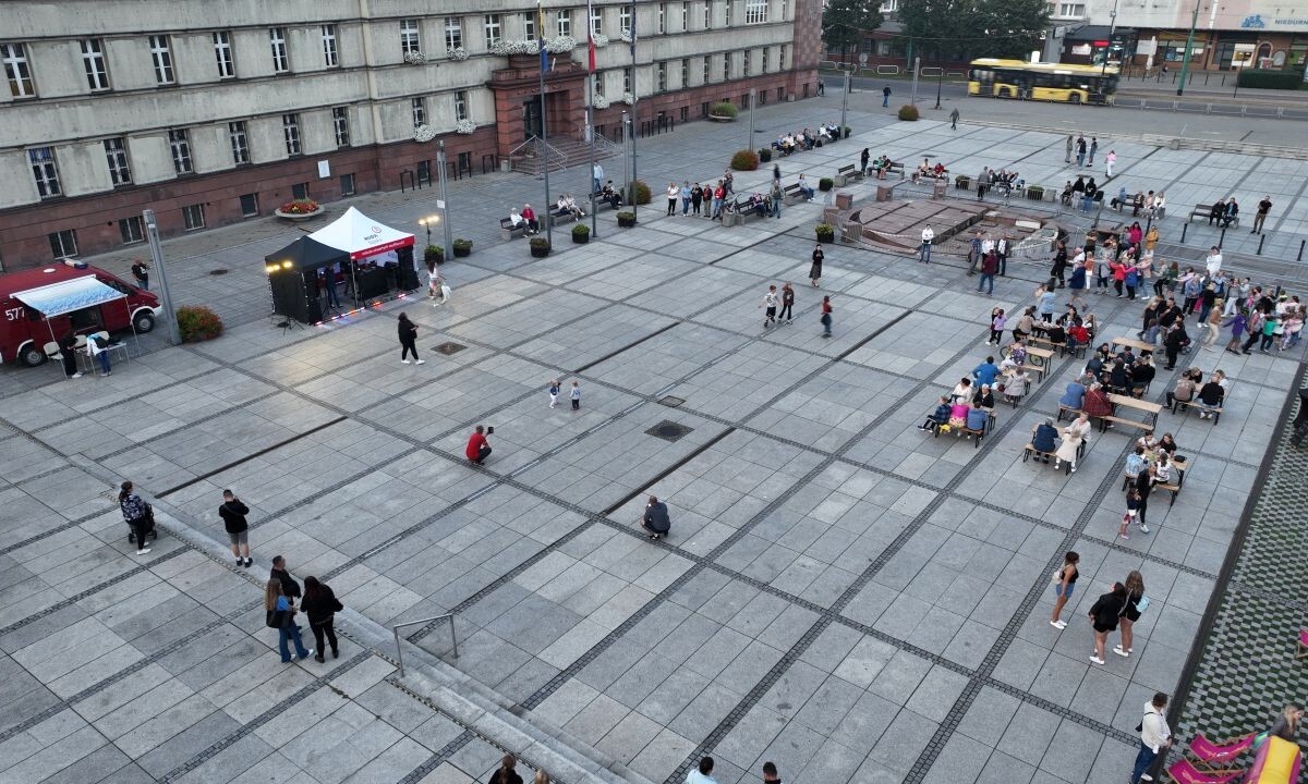 Potańcówka na Rynku w Nowym Bytomiu – ostatnia edycja już za nami! [ZDJĘCIA] / fot. Marek i Krzysztof Faber